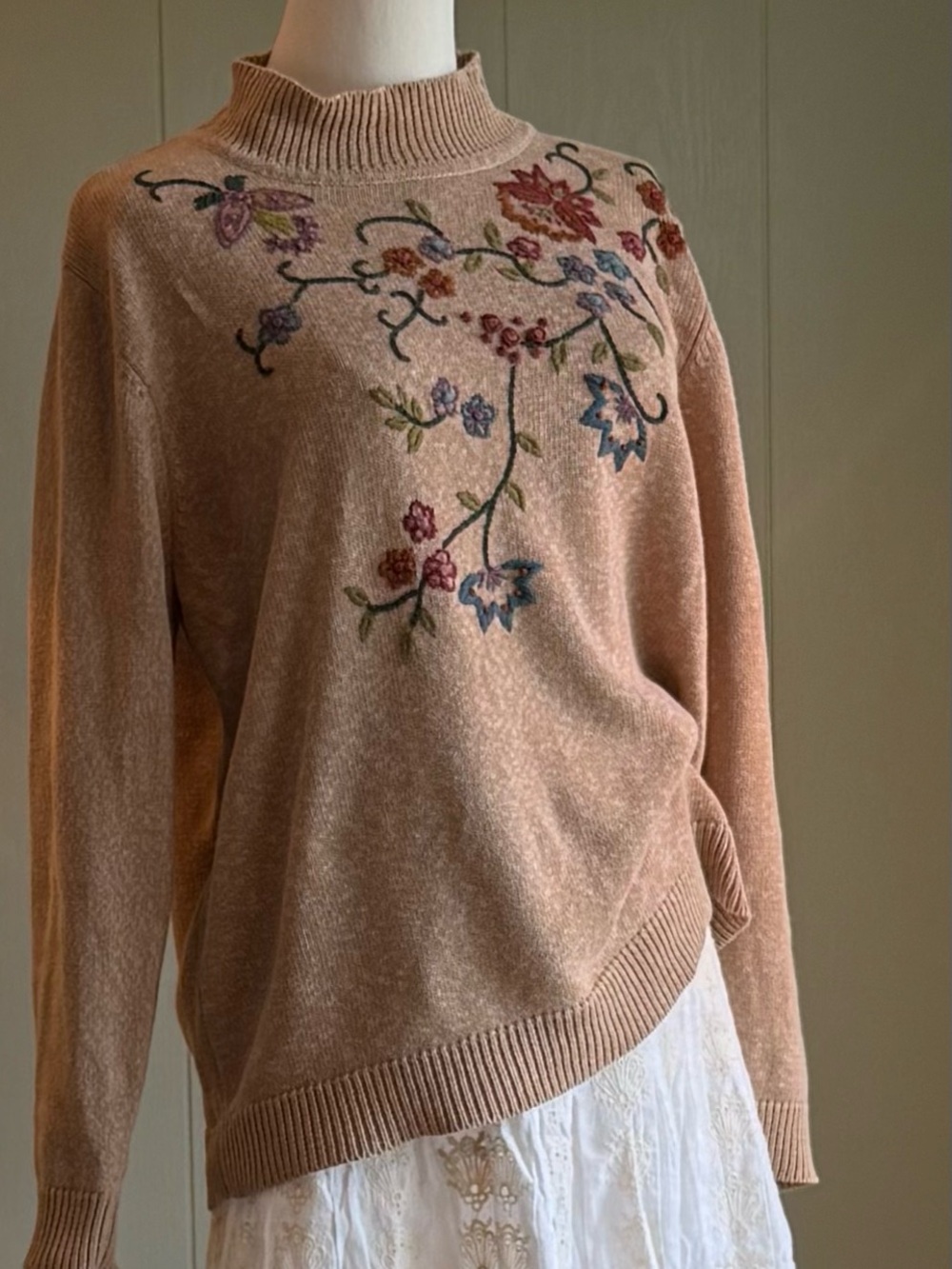 Alfred Dunner Vintage Embroidered Sweater Heathered Tan Floral Pattern Fall - Picture 1 of 13